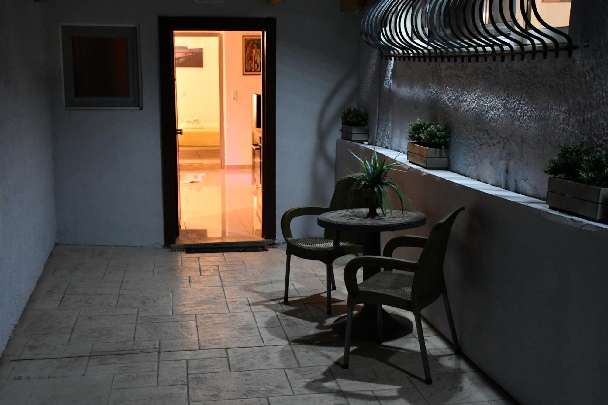 Ferienwohnung Johnson House Rafína Exterior foto